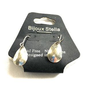 ‼️ BOGO‼️

 🖤🤍 Earrings